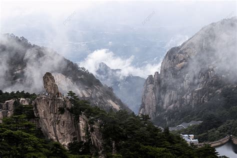  飛来峰の神秘的な雲海と壮大な景色を堪能せよ！