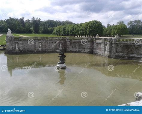 フォンテーヌブローの庭園：壮麗な噴水と歴史の息吹を体感！