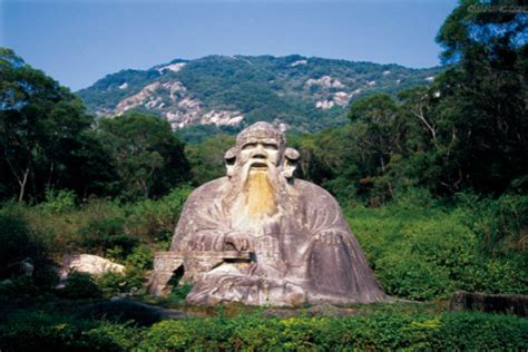  清遠山！歴史と自然が織りなす壮大な景観を堪能しよう！