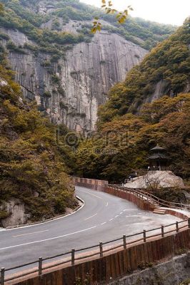  太白山！雄大な自然と神秘的な石窟が織りなす壮観な世界へようこそ！